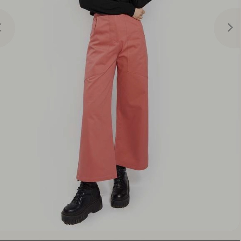 NWT Salmon Meg by Megan Kinney Cropped Pants